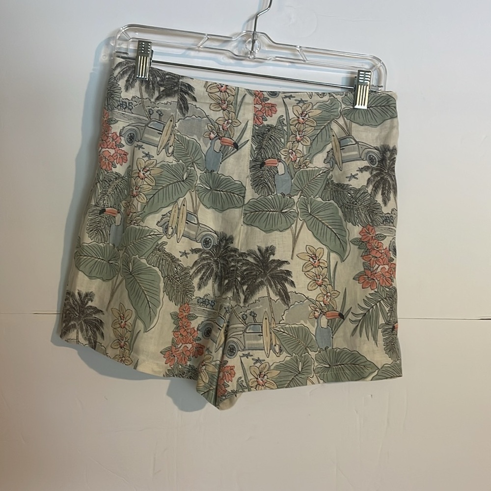 C & C California shorts 100% linen. Women’s size 4 - Picture 3 of 4